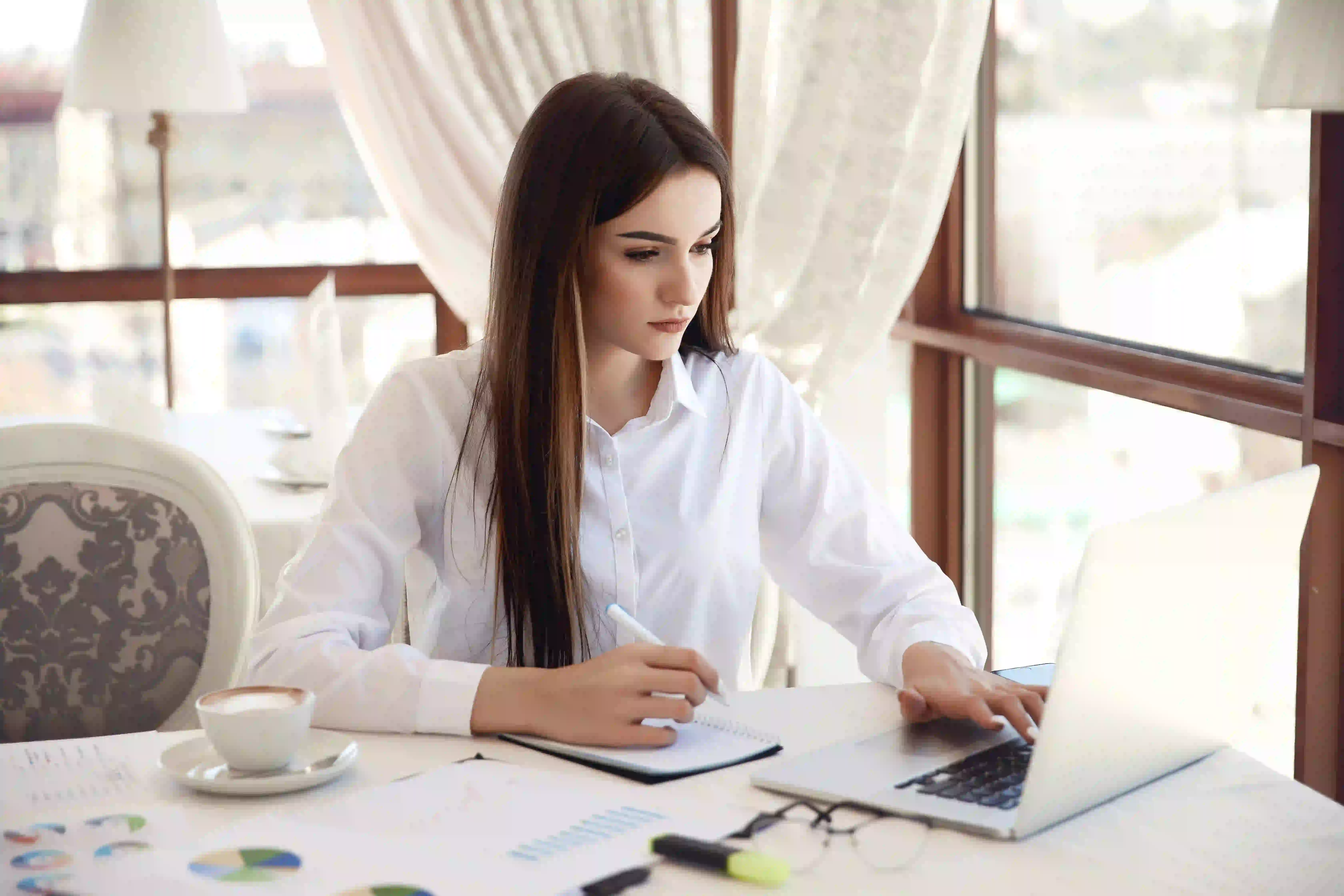 Online bank versus traditional bank